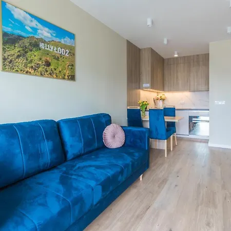 Hollylodz Apartment Netflix Exterior photo