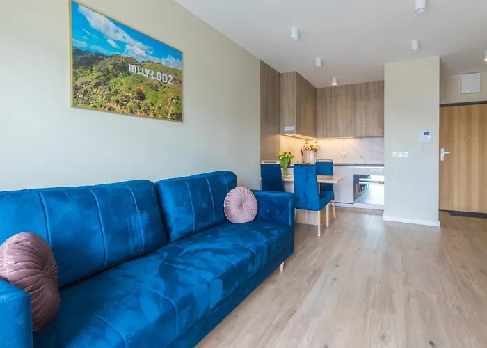 Hollylodz Apartment Netflix
