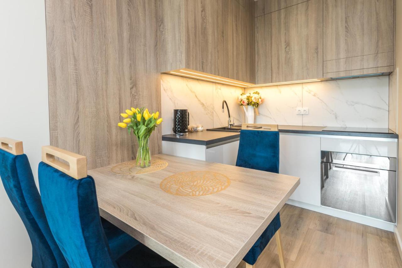 Apartment Hollylodz Netflix
